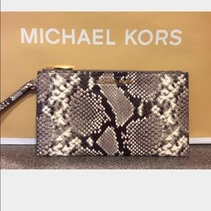 Michael Kors Wristlet
