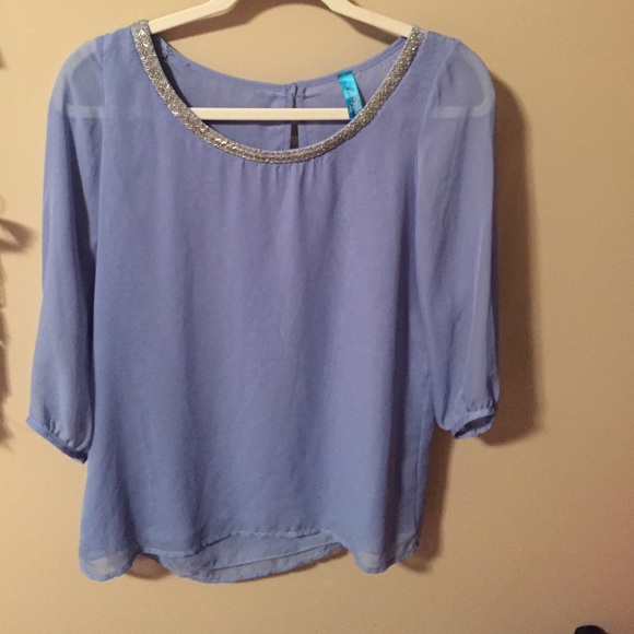 Beaded neck line blue top!