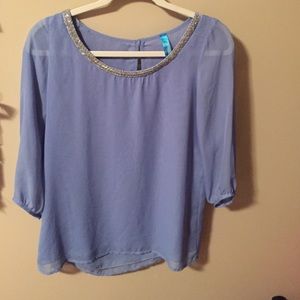 Beaded neck line blue top!
