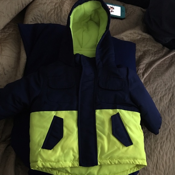 12 month Winter jacket - Picture 3 of 3