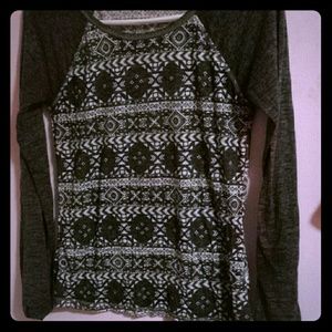 Mudd long sleeve tribal print tee