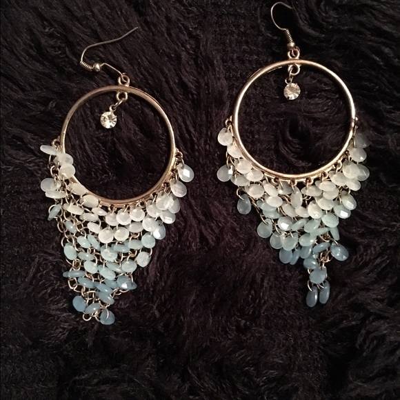 Ombré dangling blue earrings