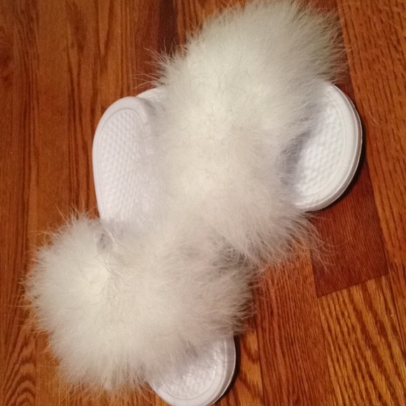 Furry Nike Slides - Picture 4 of 4