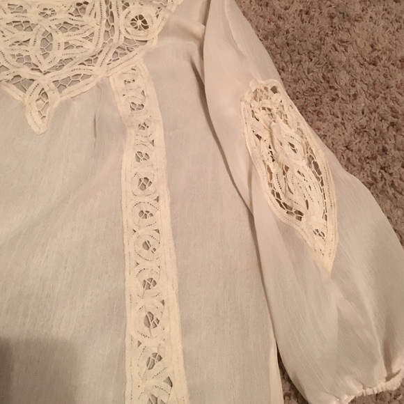 White Boho Top With Elbow Detail - Picture 3 of 3