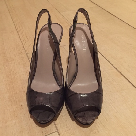 Nine West Peep Toe Pumps💚 - Picture 2 of 4