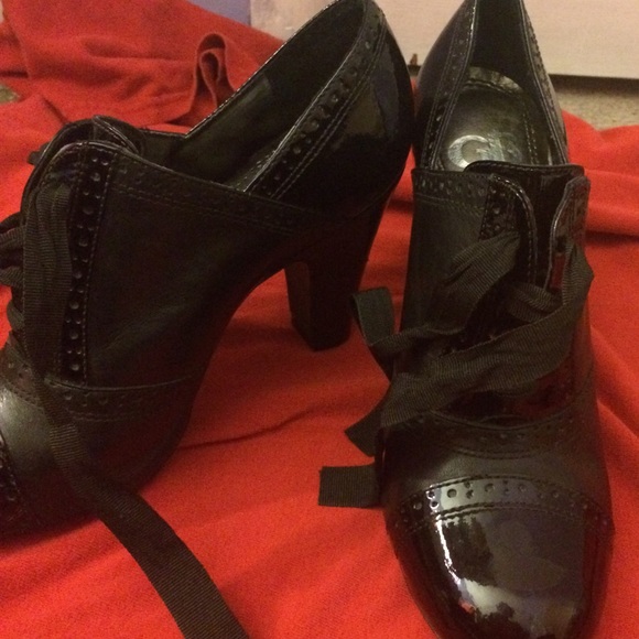 Gianni Bini booties