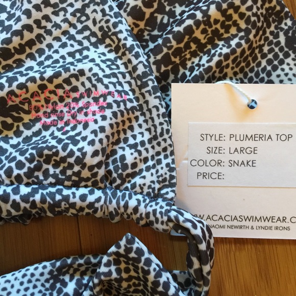 🐳S O L D🐳 to friend AcaciaPlumeria top in snake - Picture 4 of 4