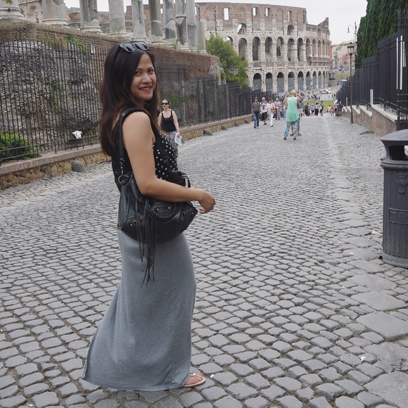 Meet your posher, Joy! IG: @YERALMONDJOY - Picture 2 of 7