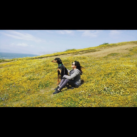 Meet your posher, Joy! IG: @YERALMONDJOY - Picture 4 of 7