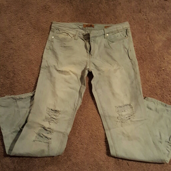 Destroyed 7 jeans
