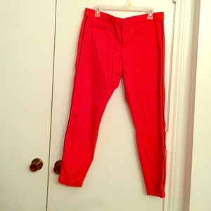 Red super skinny kahki style pants with navy seam