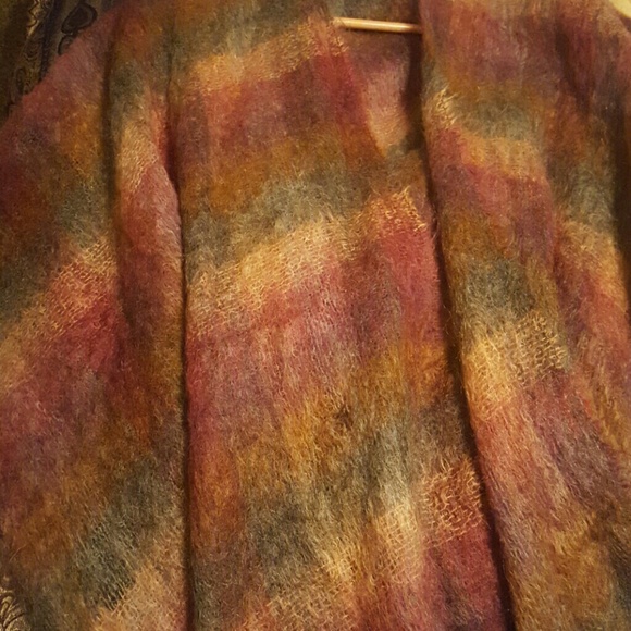 Multi colored cape - Picture 4 of 4