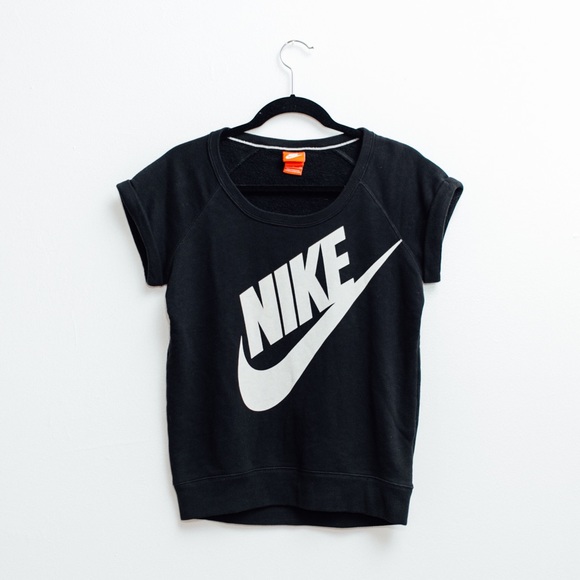 Nike Tops - ‼️SALE‼️ NIKE NSW SHORT SLEEVE SWEATSHIRT