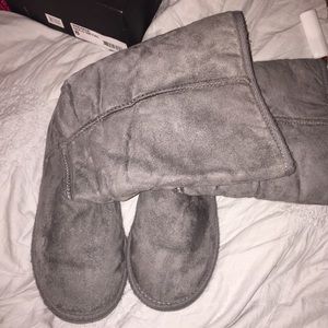 Grey Womens shearling inside boots