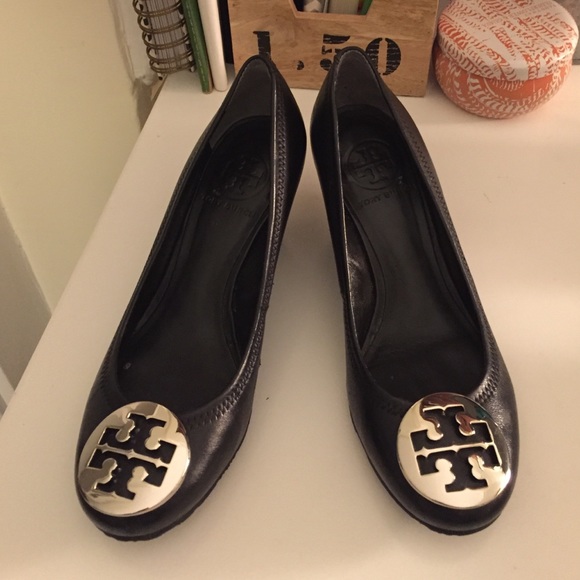 Tory burch Sally wedge size 6 new