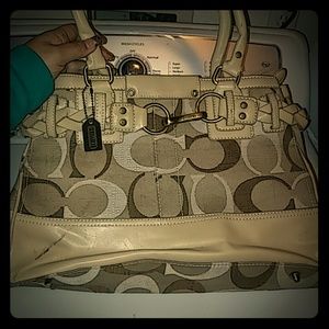 🎀 Coach tote (donating 1/16/16)