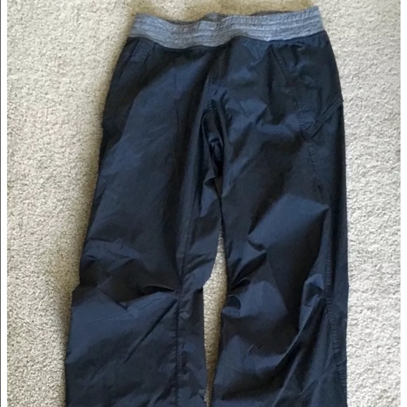 LULULEMON travel dance studio black pants sz 8