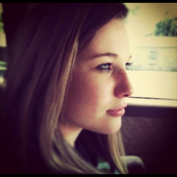Meet your Posher, Hannah