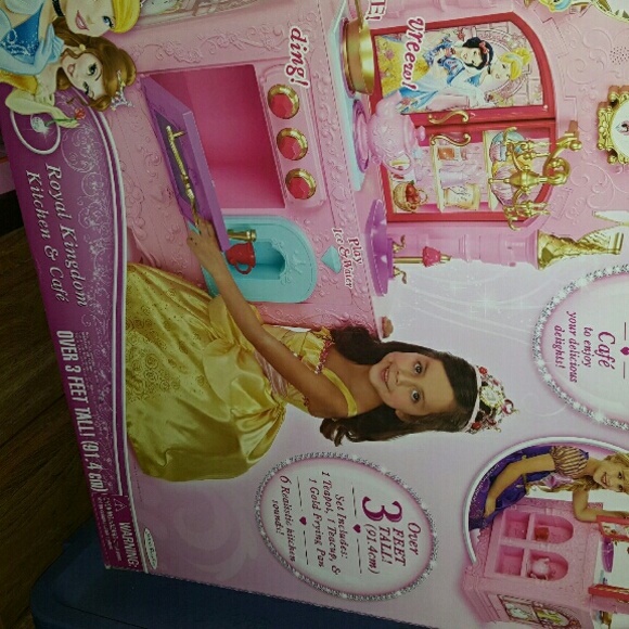 Disney Princess Royal Kitchen and Cafe