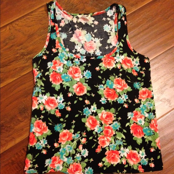 La hearts flowery tank