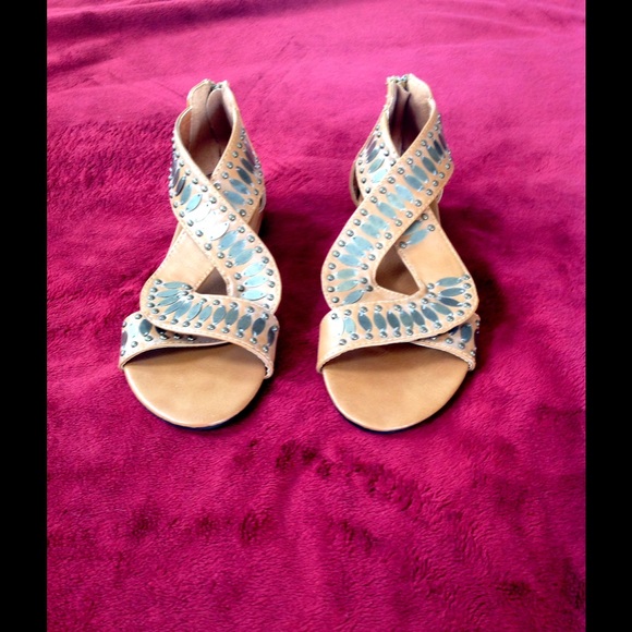 Really cute & comfortable boutique sandal, size 37 - Picture 1 of 4
