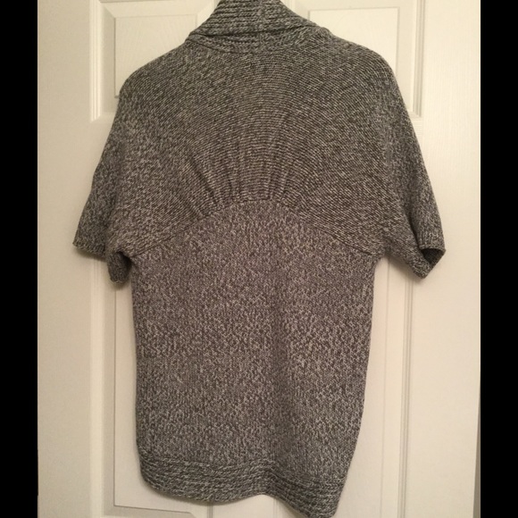 Express Gray/White Variegated Short Sleeve Heavy Open Front Roll Collar Sweater - Picture 13 of 15