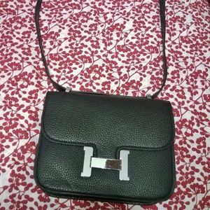 Black h constance bag