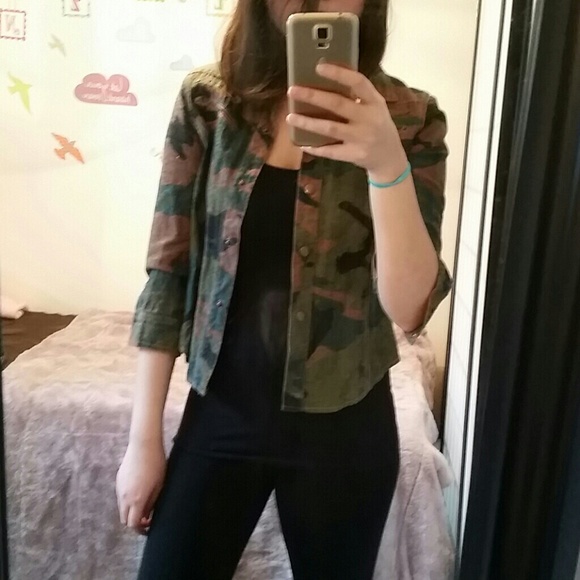 👄FINAL SALE👄Camouflage denim jacket