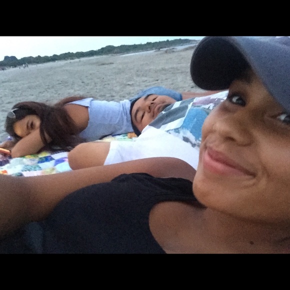 Meet your Posher, Ariella - Picture 3 of 4