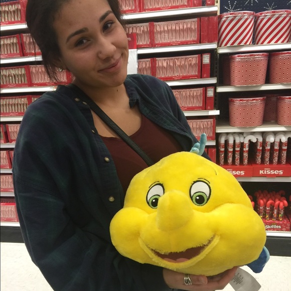 Meet your Posher, Ariella - Picture 4 of 4