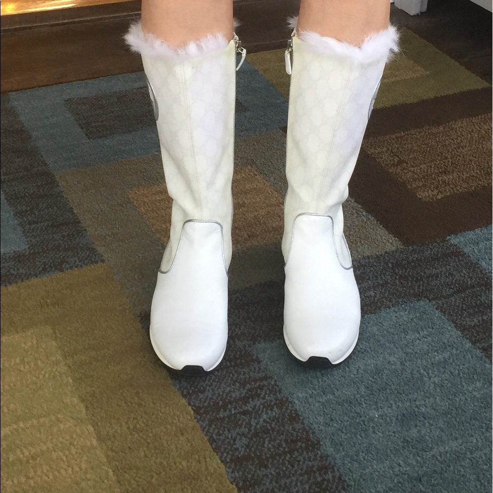 *SOLD*Auth Gucci white fur lined winter snow boots - Picture 5 of 7