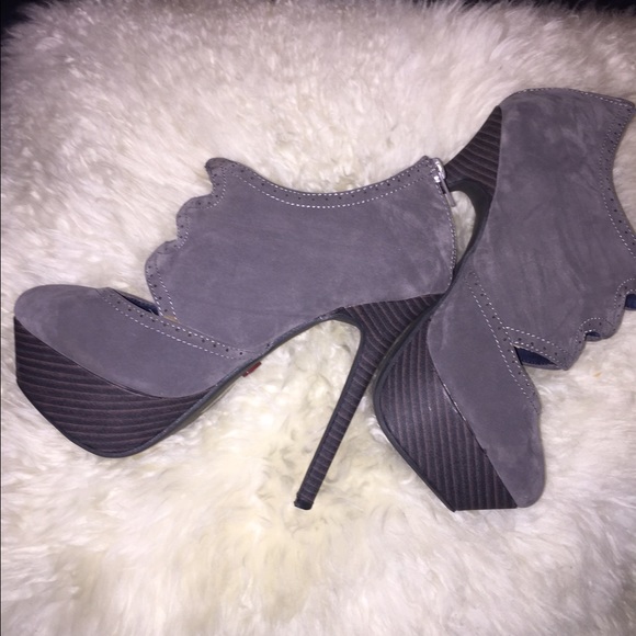 Unique, Gray Suede Platform Heels by Promise