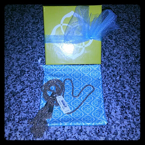 ***SOLD ON MERC***Kendra Scott Phara necklace