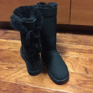 Tall Bisley Bow Uggs