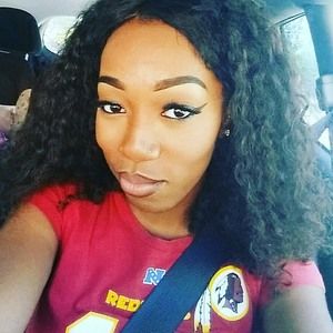 Meet your Posher, Yasmine