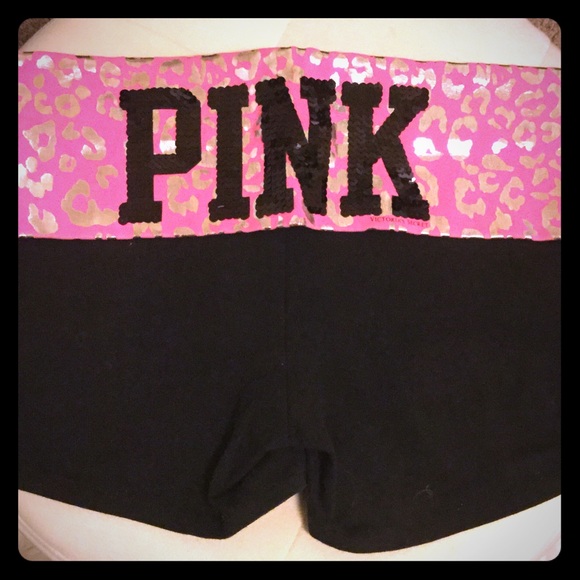 SOLD FINAL PRICE ⬇️ PINK VS Yoga Shorts