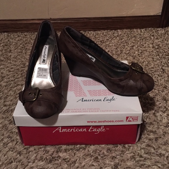 Wedge dress shoes
