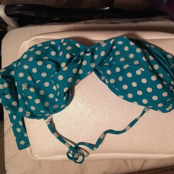 Polka dot xhiliration bikini top, great condition