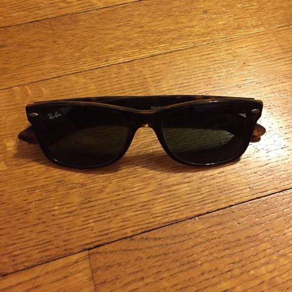 Ray-Ban Accessories - Ray-Ban Wayfarer Sunglasses