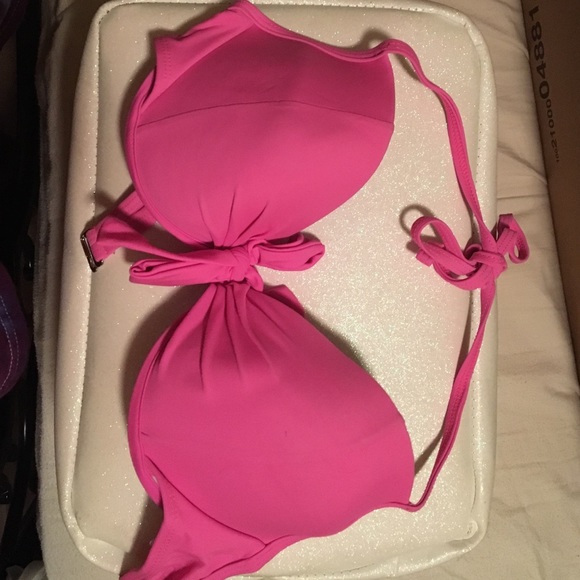 Pink wet seal push up bikini top, great condition