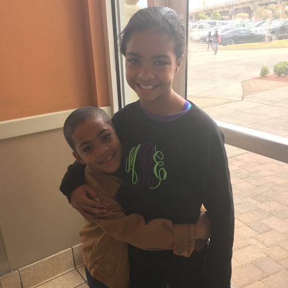 Meet your Posher, Candace - Picture 1 of 1