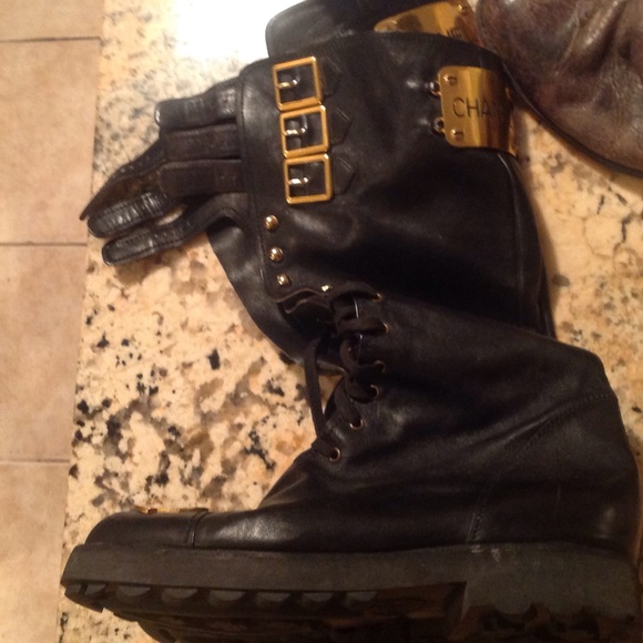 Vintage Chanel Combat Boots Sz 40 - Picture 2 of 4