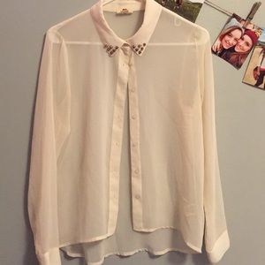 Chiffon studded collar shirt