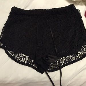 Lace applicay shorts forever21