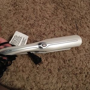 Revlon straightener