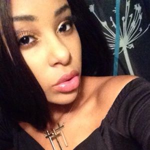 Meet your Posher, Tia