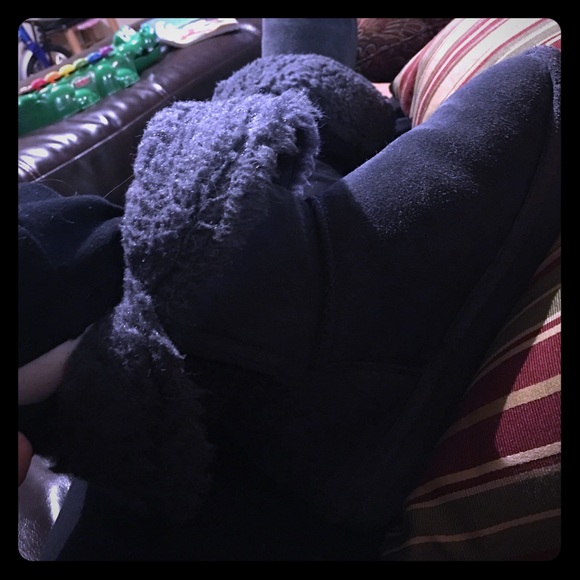 Size 7 BearPaw snow boots