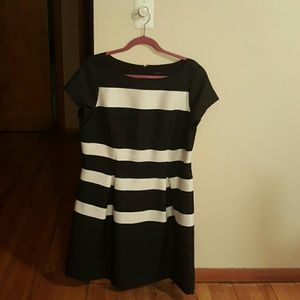 Black and white Ann Taylor dress