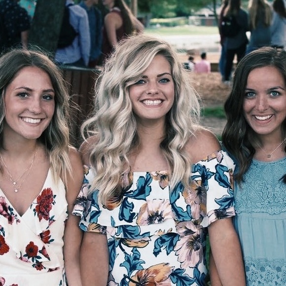 Meet your Posher, Mariah - Picture 4 of 8