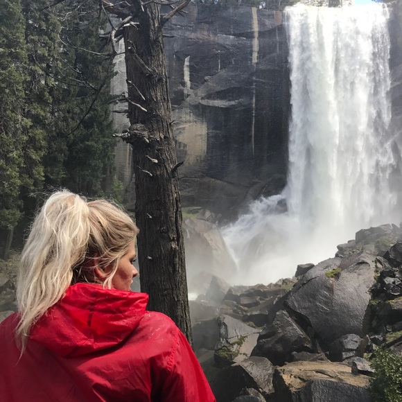 Meet your Posher, Mariah - Picture 7 of 8